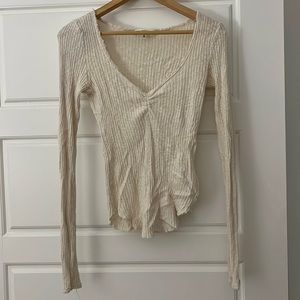 Cute white light fitted sweater
